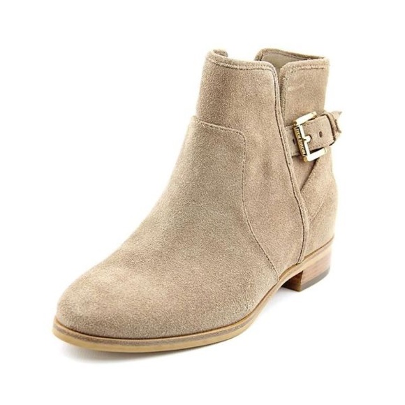 MICHAEL Michael Kors Shoes - ⭐️PRICE⬇️  
Michael Kors - Khaki Salem Bootie - 7M
